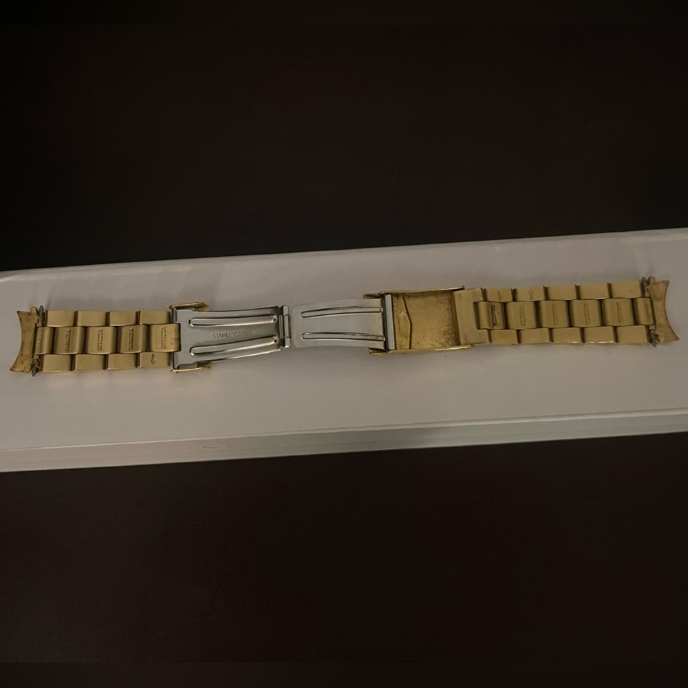 Invicta 8929 pro driver OEM 20mm watch bracelet. Missing 3 links & minor scratch - Picture 4 of 6